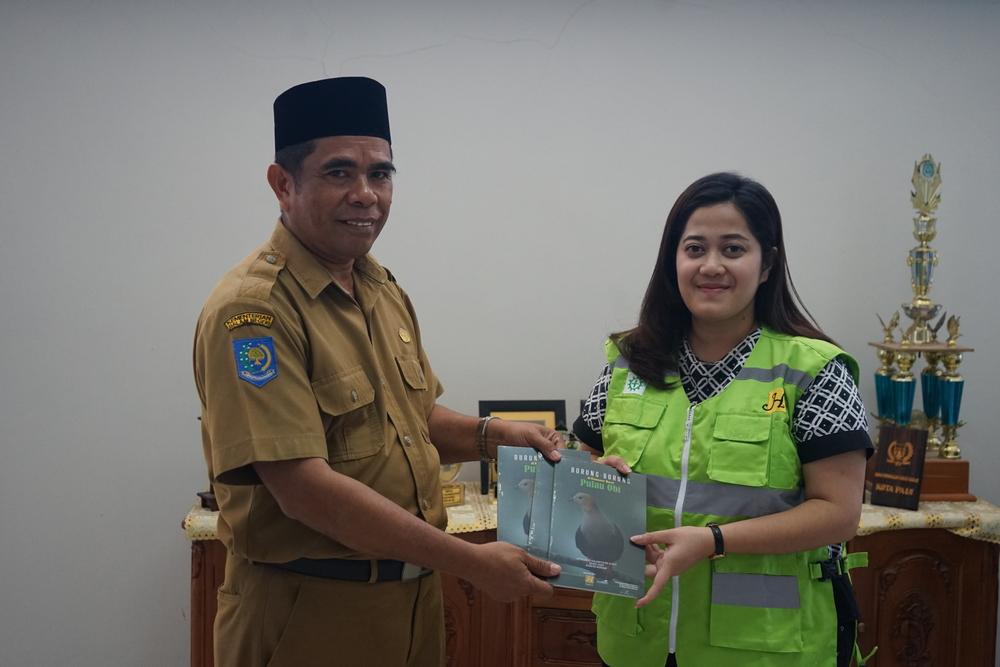 Peduli Fauna, Harita Nickel Susun dan Bagikan Buku Bertema Burung