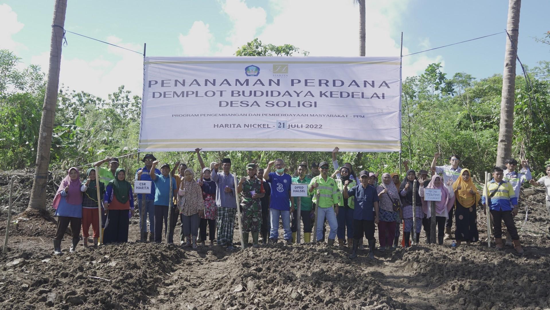 Remaja Desa Soligi Menanam 2500 Bibit Mangrove di Hari Sumpah Pemuda