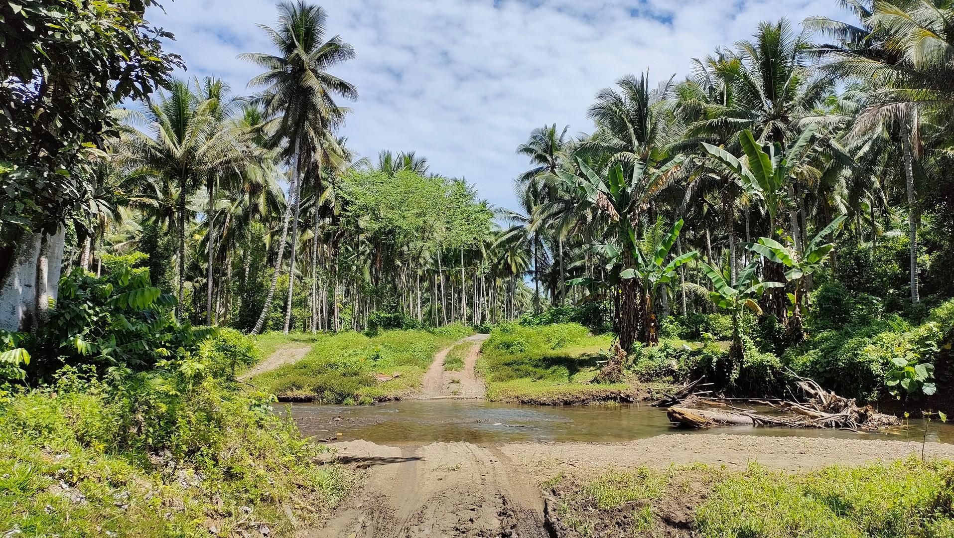 Menikmati Kesegaran Air Terjun Bibinoi