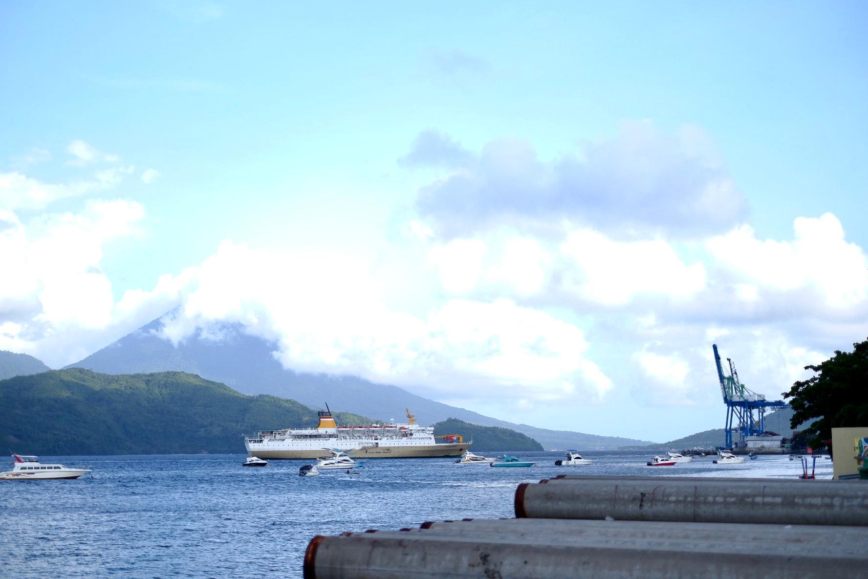 Menjelajahi 3 Pantai di Kota Ternate